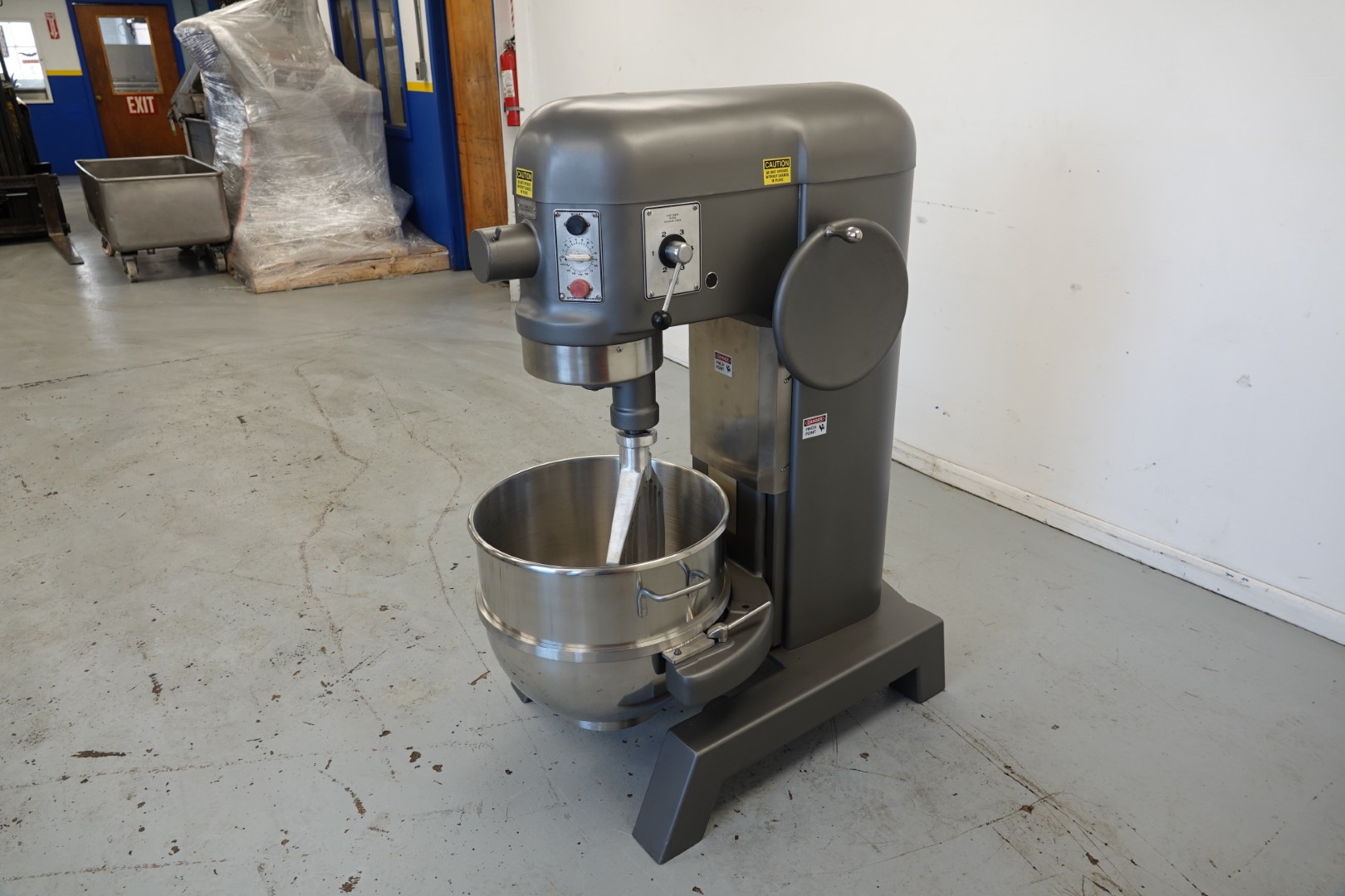 タカショー　キューブボッドカント　ムーングレー Rubbermaid FG409400 GRAY 3 Level Polymer Utility Cart w/ 300 lb